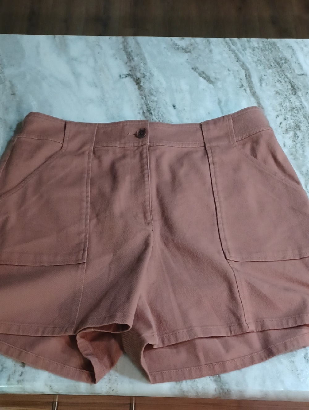 Women’s High-Rise Utility Shorts in Rust Size Women's 12